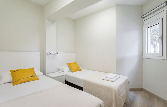 Pineda Be My Guest Castelldefels - Photo 8