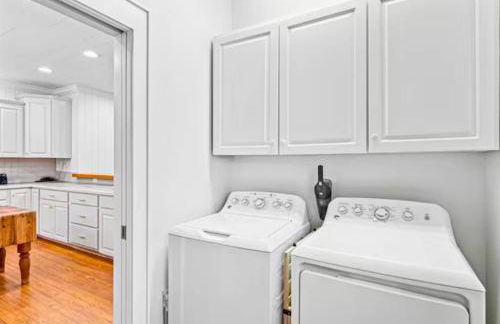 Riverfront Retreat: Sauna, Private Forest, 6 Falls - Foto 36