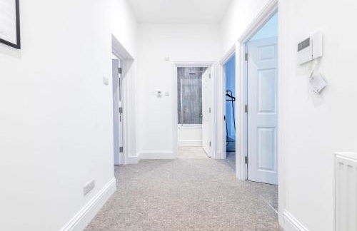 Modern Silverstone with FREE PARKING by Prescott Apartments - Foto 37