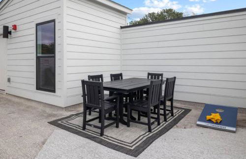 NEW Luxury Condo, Rooftop Terrace, EV Charger! - Foto 56