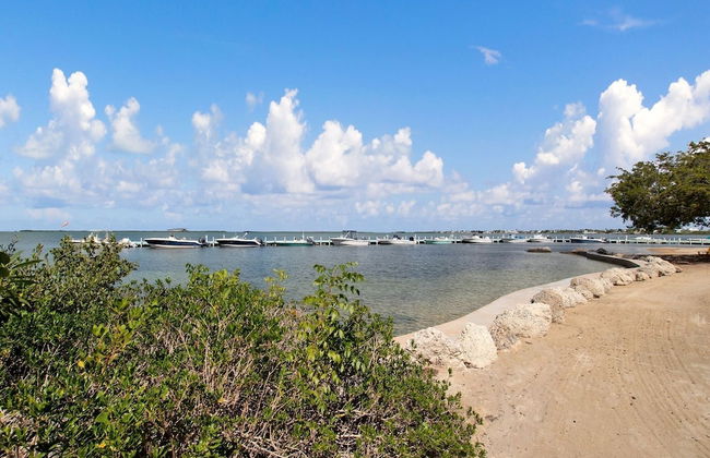 Bayfront Townhouse Located In The Lush Tropical Setting Of Rock Harbor Club. 2 Bedroom Condo by RedAwning - Foto 45