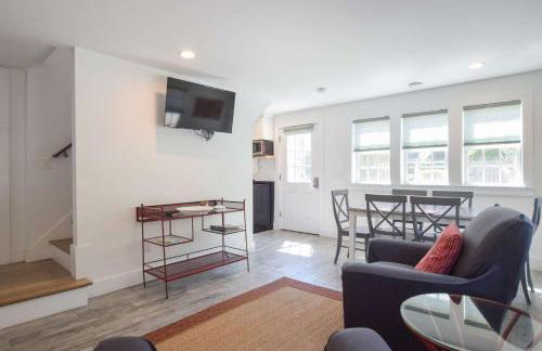 3 Newly Renovated Condos w Water Views - Foto 4