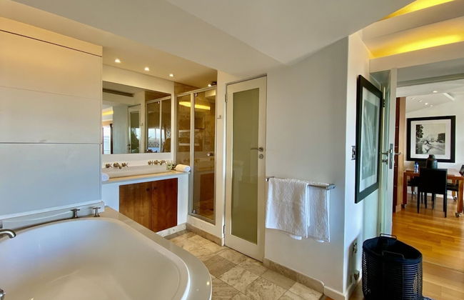 Clifton YOLO Spaces – Clifton Beachfront Executive - Photo 25