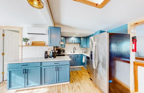 Adventure Awaits - Foto 2