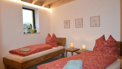 Ferienwohnung, 1-Zimmer, 1-3 Personen, 31 qm, mit Balkon, in ruhige Lage, direkt an der Aach - Photo 2, towels