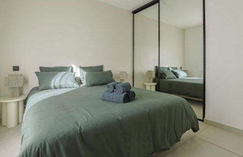 Superbe Appartement 1 chambre avec clim, terrasse et parking - Photo 13