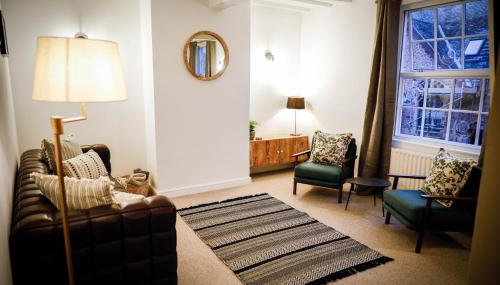 Spacious 4 Bed House Sleeps 8 in Quorn Near Loughborough - Foto 2