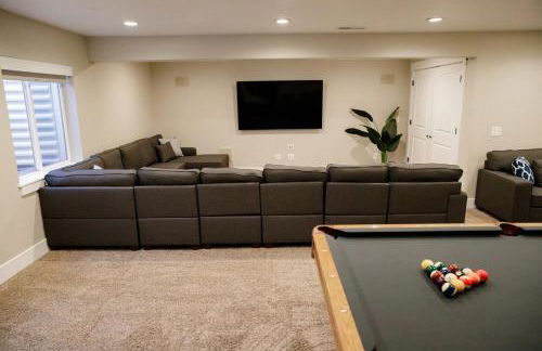 Huge immaculate home! Memories await! - Photo 24