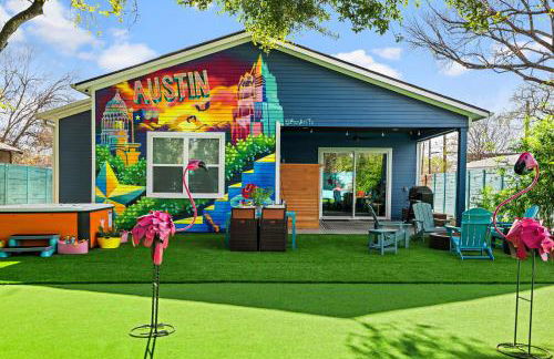 Austin Oasis Spacious 4BR Retreat with Hot Tub Cowboy Pool and Infrared Sauna Perfect for Families and Bachelorettes - Photo 24