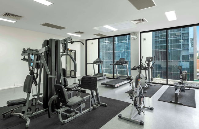 Oaks Brisbane River City Suites - Photo 54