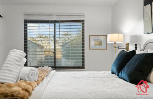 Georgian Oasis with Private Pool - An Irvie Home - Foto 35