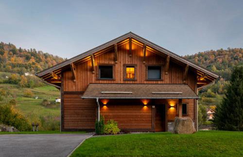 Chalet paisible 3 étoiles Sauna, Cheminée, Terrasse Sud, Vue montagne, Bois & Pierre authentique et confort moderne - Photo 49