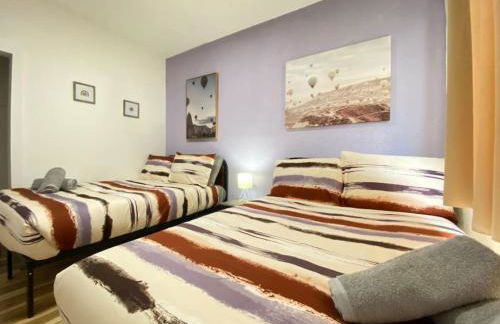 Heart of Miami sleeps 10 near Little Havana Beaches - Foto 18