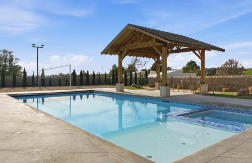 Private Beach Volleyball Pool Retreat - Foto 27