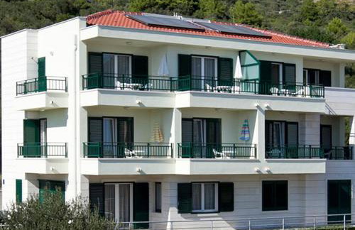 Apartments by the sea Igrane, Makarska - 17292 - Photo 1