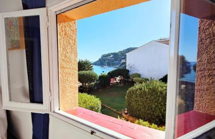 Apartamento con jardín a 11 metros de la playa. CG. - Foto 25