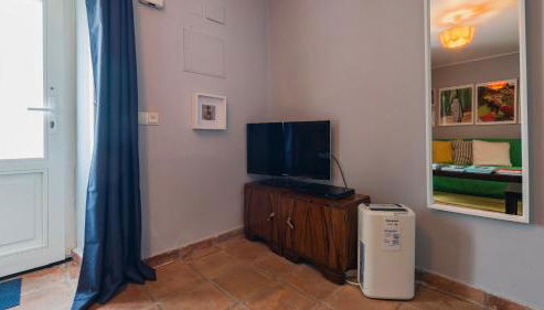 Artsy Sintra I by LovelyStay - Photo 2