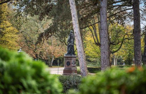 Stilvolle Stadtoase, 116 qm, Parkblick, Wassernah, Parkplatz - Foto 15