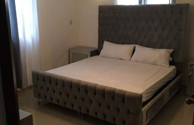 Total New!! Exclusive!! Apt At Paradise V . - Foto 17