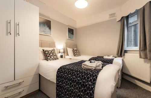 BEST PRICE! Perfect Gunwharf Accommodation - 5 single beds or Kingsize FREE PARKING - Foto 44