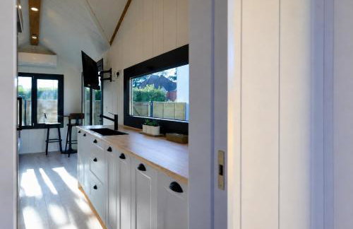 The Gatwick Cabin With Airport Parking Available - Foto 2