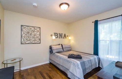 3 Bedroom Cottage Only 3 Miles from Downtown - Foto 14