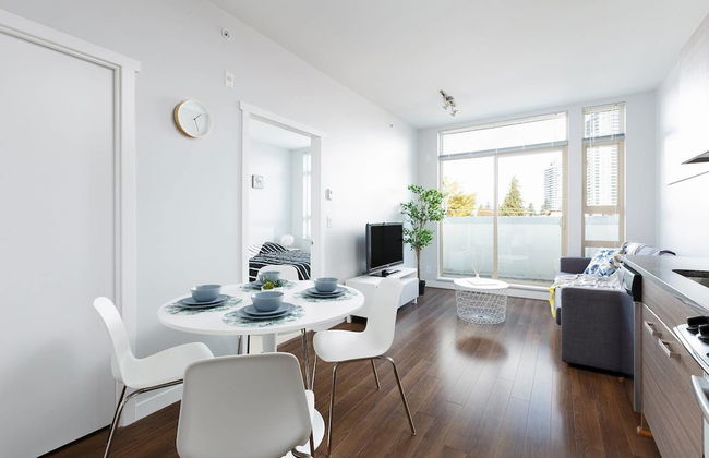 Surrey Center Cozy Condo - Photo 10