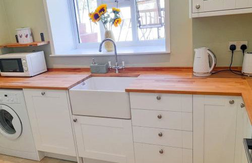 Cosy coastal retreat lovingly refurbished - Foto 7