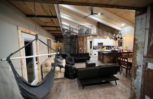 Designer Lake Cabin- HotTub, Sauna & Massage Chair - Foto 42