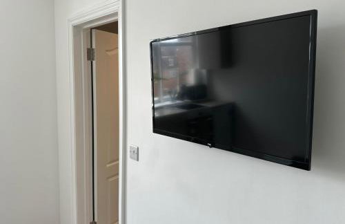 Sunny Modern, Private Apartment,15 Mins To Central London - Photo 23