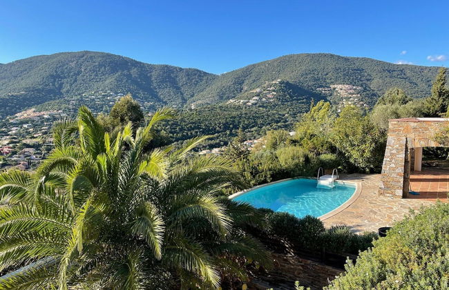 Villa in Cavalaire With Sea View & Pool - Foto 20