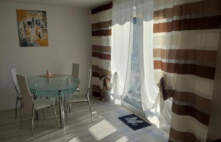 Blackjulie Ferienwohnung im Schwarzwald mit Balkon und Parkplatz ruhig - Foto 2