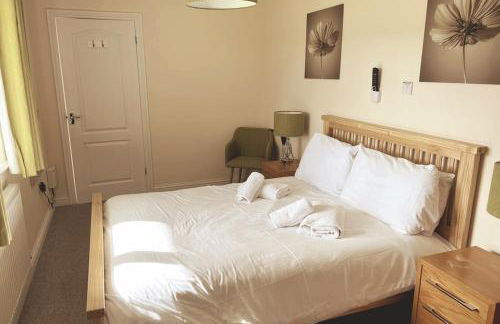 Gamekeepers Cottage - Hot Tub, 2 bed, sleeps 4, private patio, AC, stunning views - Photo 19