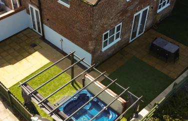 Caer Fedwen Barns Clwyd Cottage Two Bed, Barn Conversion with Private Hot Tub - Foto 6