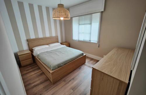 Amplio piso familiar muy céntrico - Foto 5