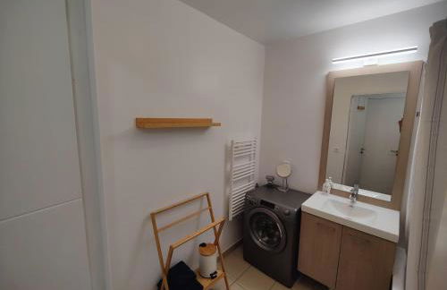 QuietStay 20' PARIS, Connected HOME avec Terrasse - Foto 9