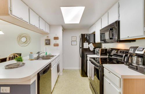 Condo with Pool Access and Patio 8 Mi to Disney! - Foto 10