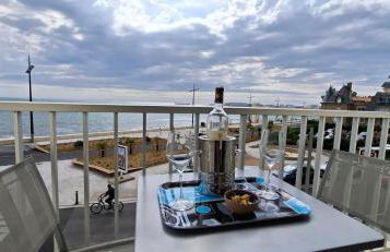 T2 2-4 pers-Balcon-Magnifique Vue Mer et Baie des Sables d'Olonne - Foto 9