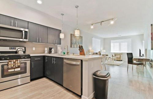 Luxury Condos at Anton Menlo w Pool & Amenities - Photo 69