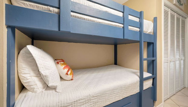 Stylish Beachfront Retreat ~ Gulf Views ~ Pools! - Foto 2, Habitación