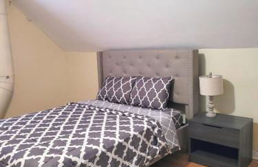 Nice big house with parking, king bed, yard - Foto 23