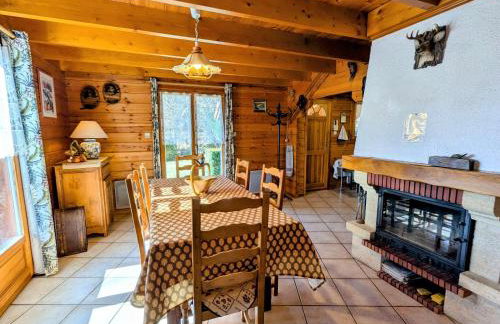 Chalet confortable avec 4 chambres, cheminée, grand terrain, proche pistes et lac - Foto 16