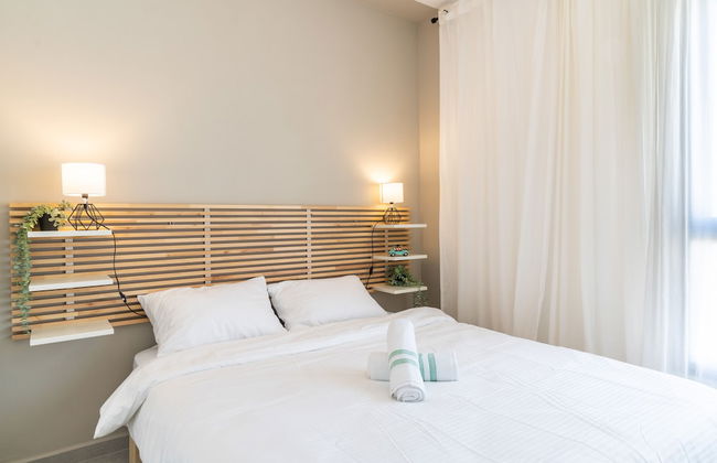 Stylish Seaside Escape with Balcony by Sea N' Rent - Foto 14