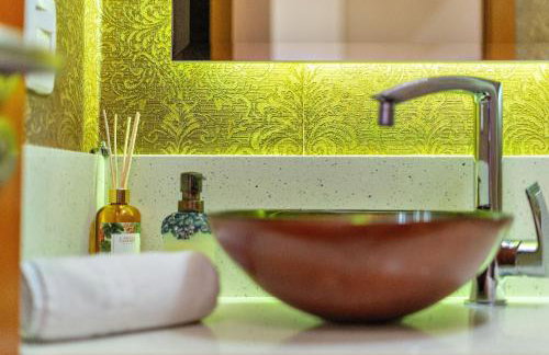 Alto Padrão com lareira, piscina e vista incrível - Foto 17