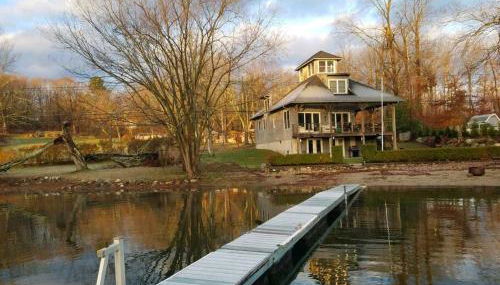 Waterfront Home on Bantam Lake with Private Beach - Foto 1