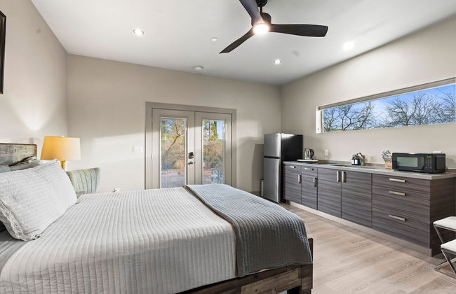 NEW Moondance Private Studio Cathedral Rock Hiking - Photo 12