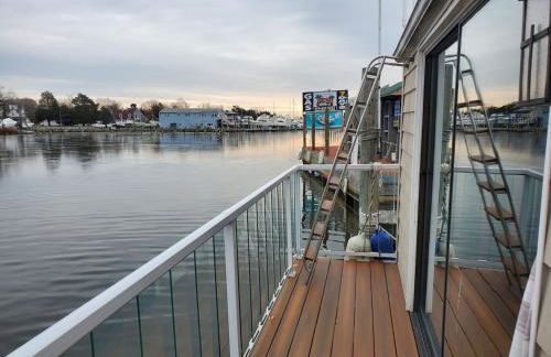 Float and Relax ON the Water Float Home - Foto 1