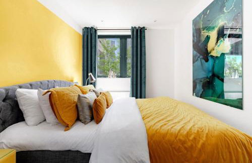 Divine Views from a Breathtaking LuxXe City Penthouse for a Gracious Life Style - Photo 6