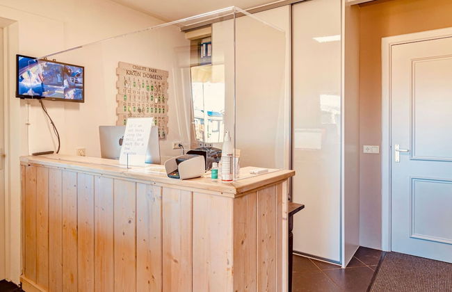 Cozy Holiday Home With Terrace - Photo 2