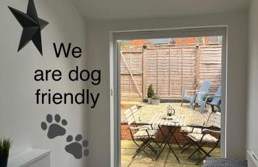 Stylish Caversham Town-House Free Parking & Garden - Photo 5